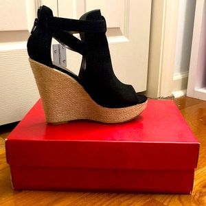 Black Carlos Santana wedges in great condition
